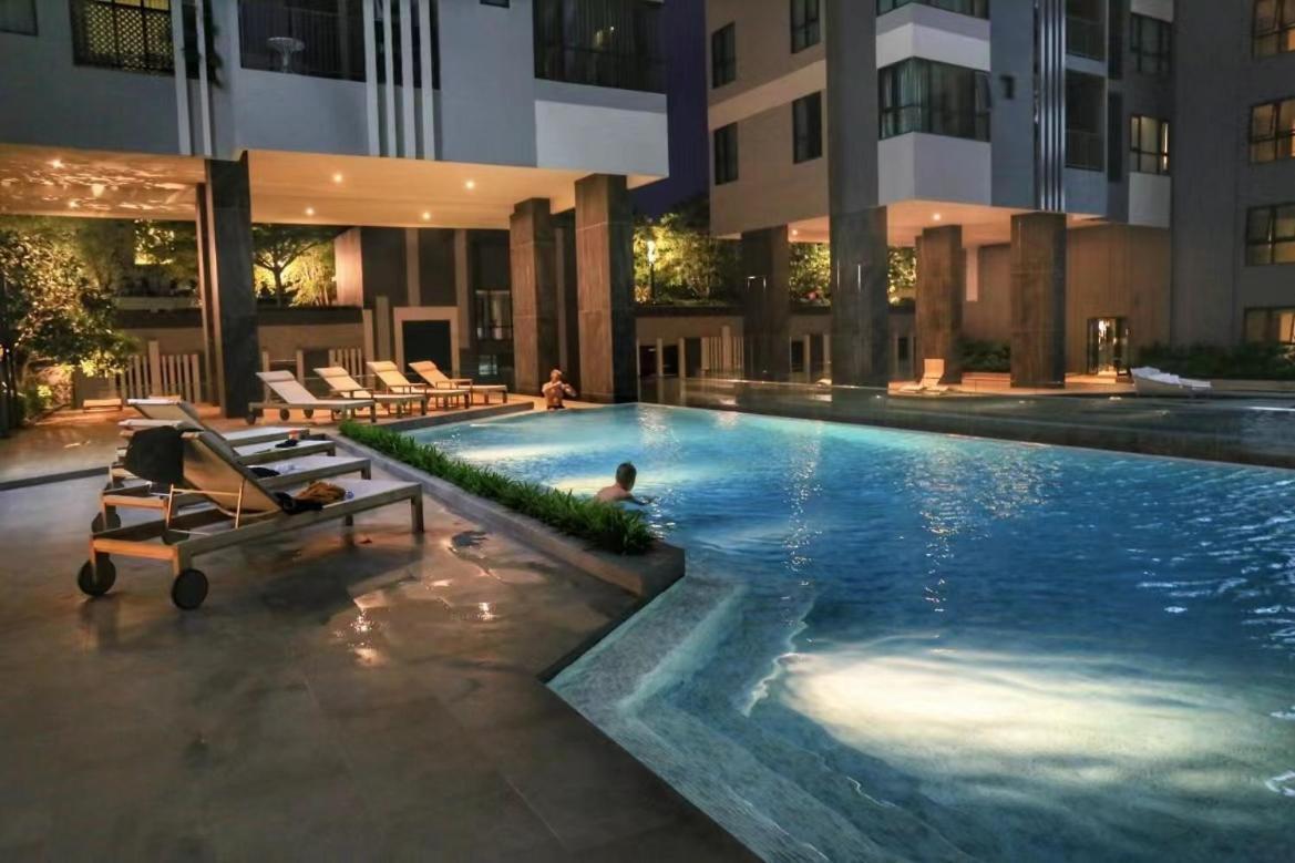 The Base Central Pattaya By Wcc Apartman Kültér fotó